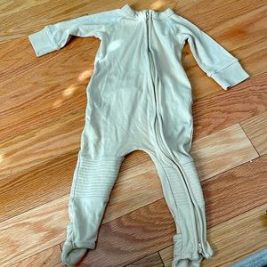 Goumi Zipper Jumpsuit/Onesie 6-9 mos